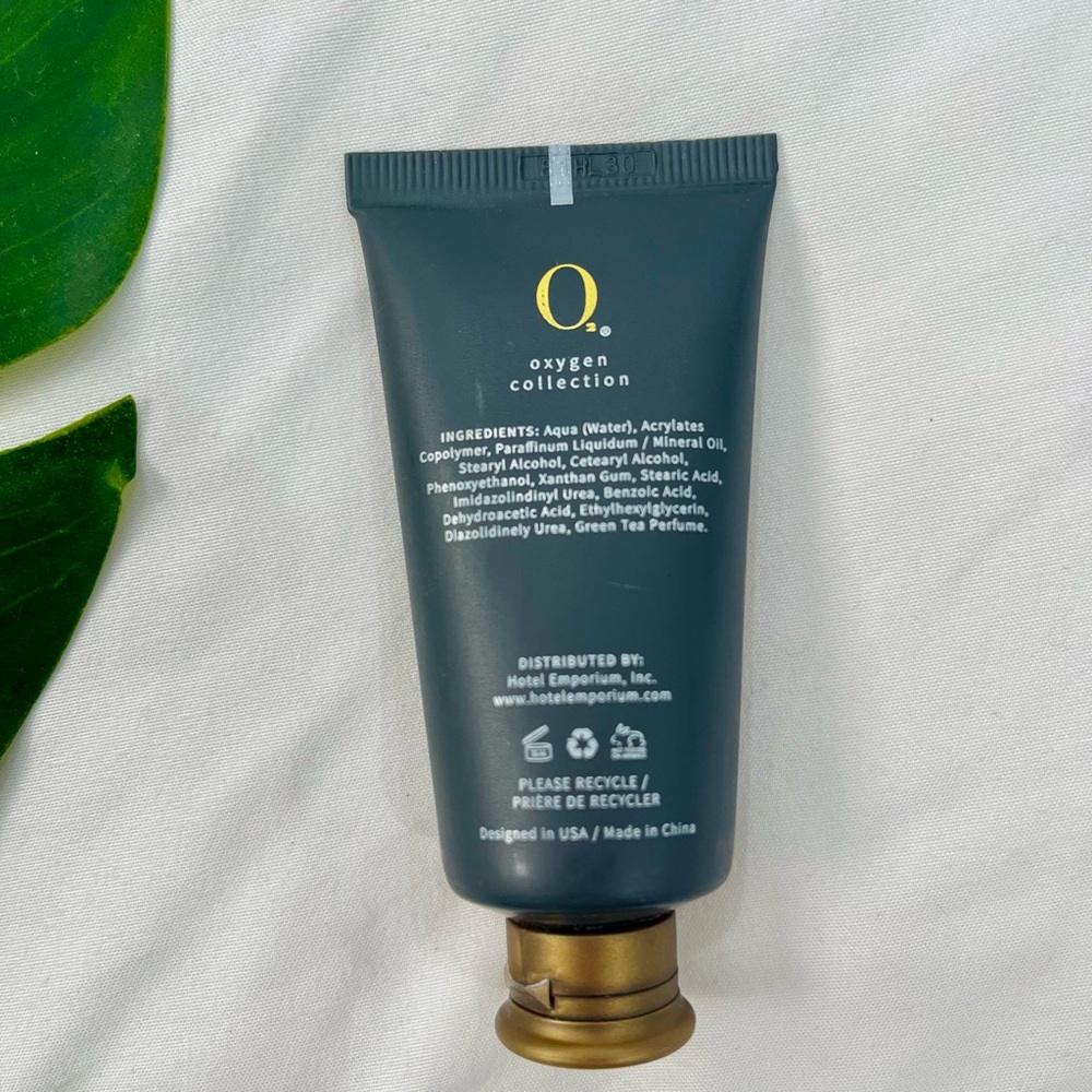 O2 OXYGEN COLLECTION • Aloe Vera Hydrating Body Lotion NEW 1.35 Oz - Picture 3 of 5